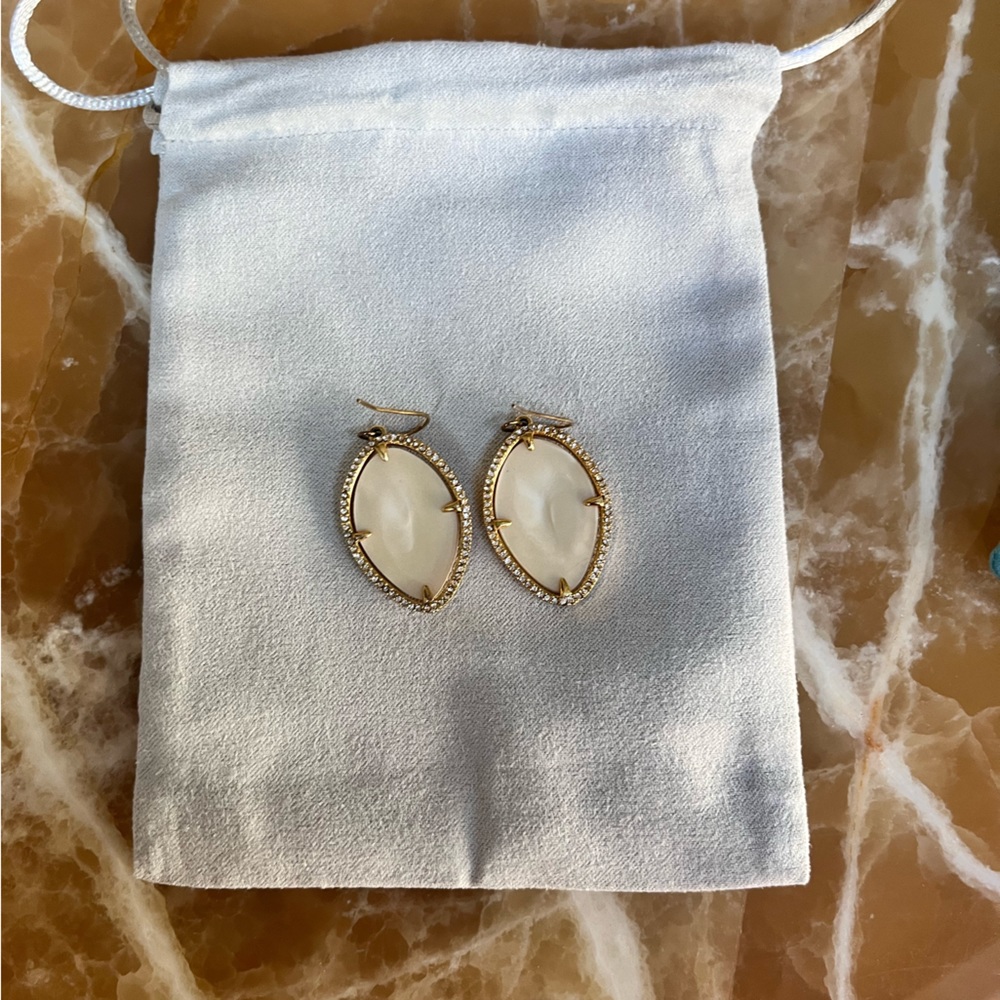 White stella and dot earrings gold
